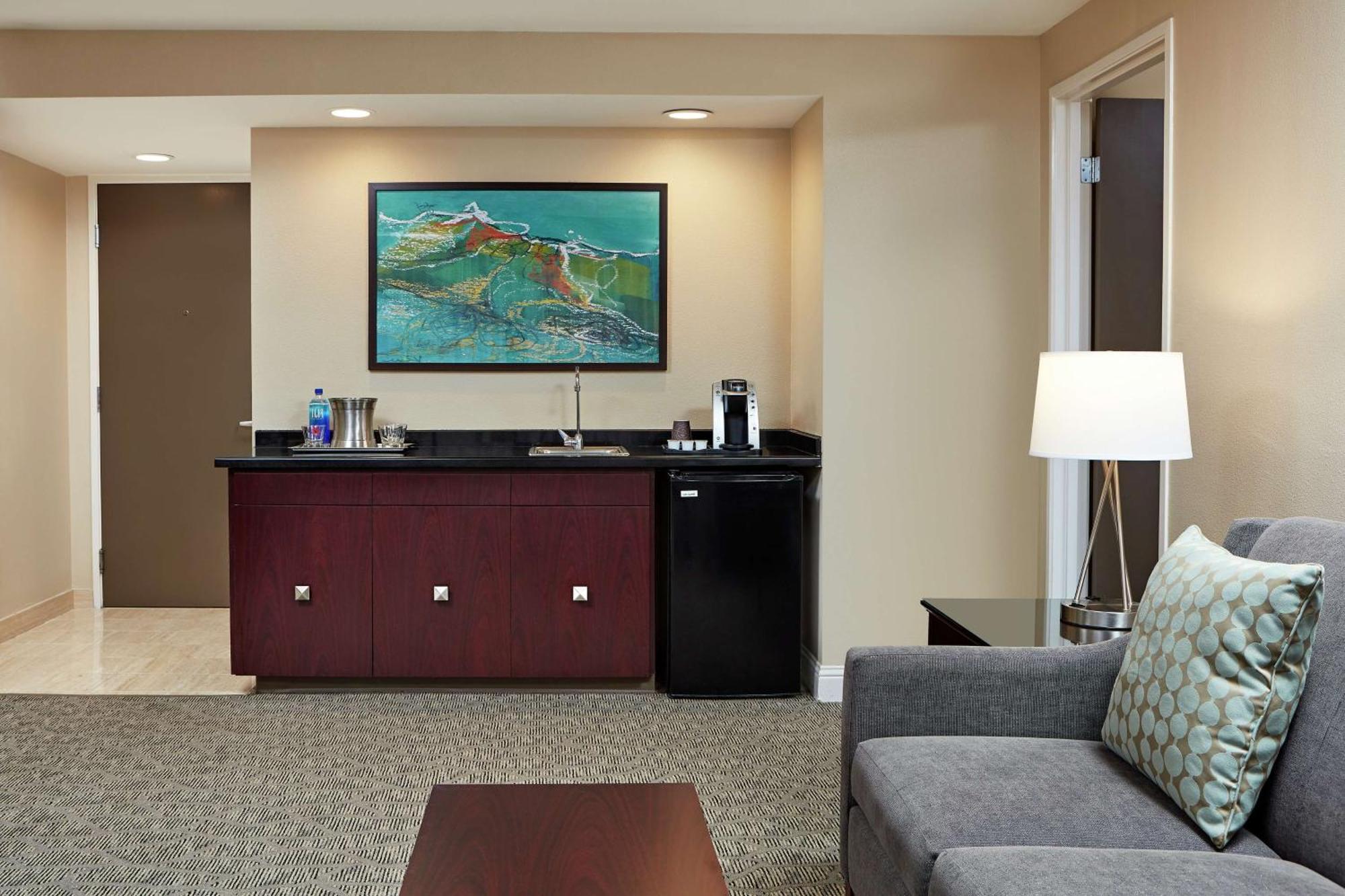 One-Bedroom King Suite Tub Mobility Hearing Access